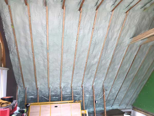 Find Top Residential Insulation Contractors Near Milwaukee, WI